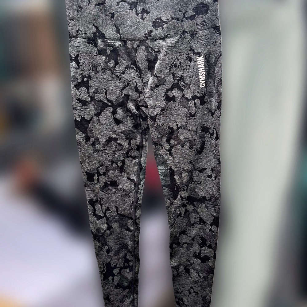 Gymshark Woman’s Grey Patterned Leggings